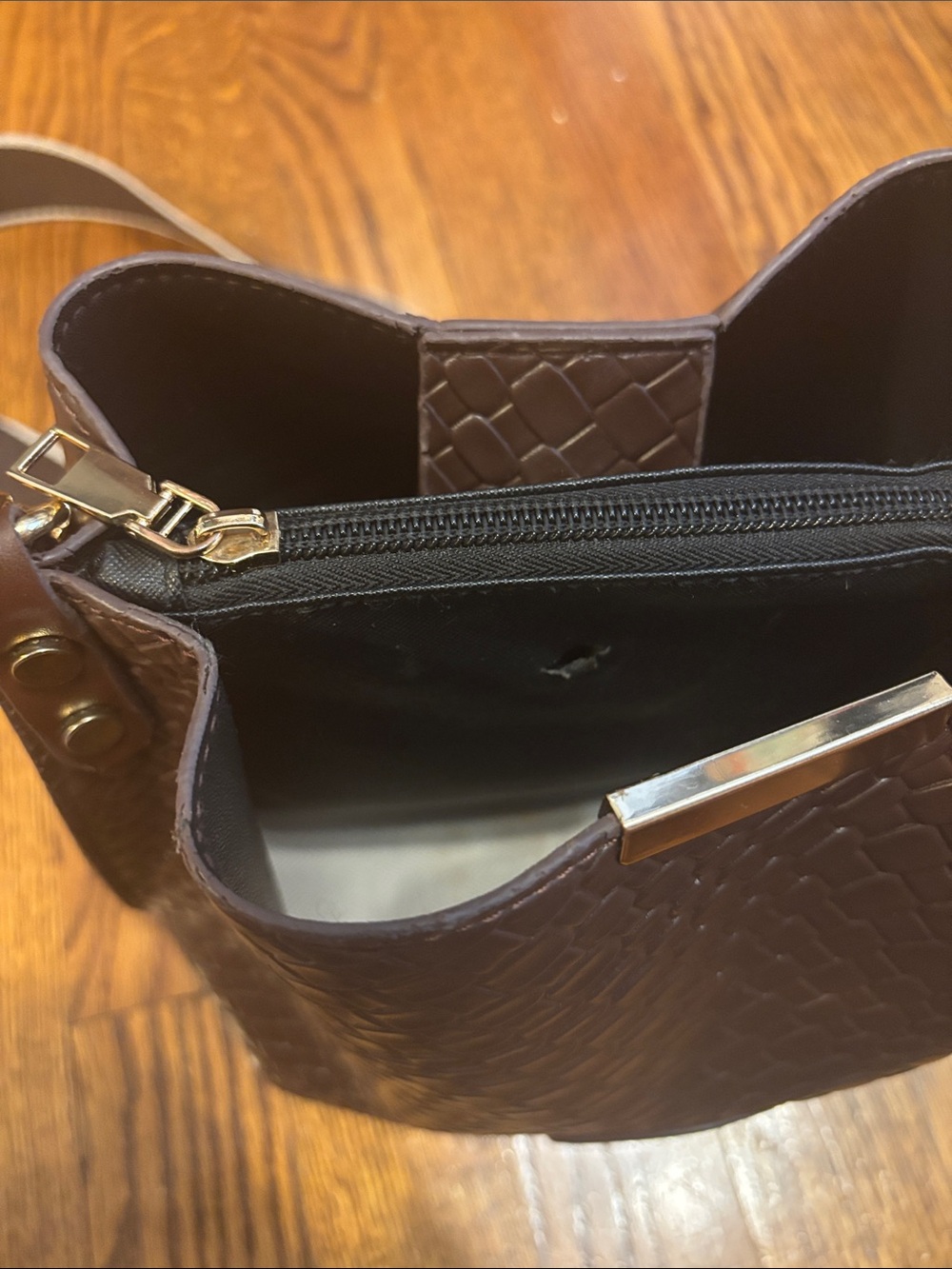 Woven Textured Brown Bucket Bag - Picture 10 of 11